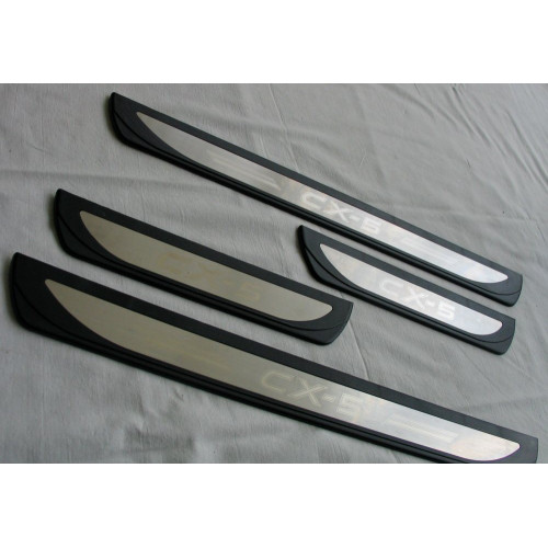 Накладки на пороги Mazda CX5 2018